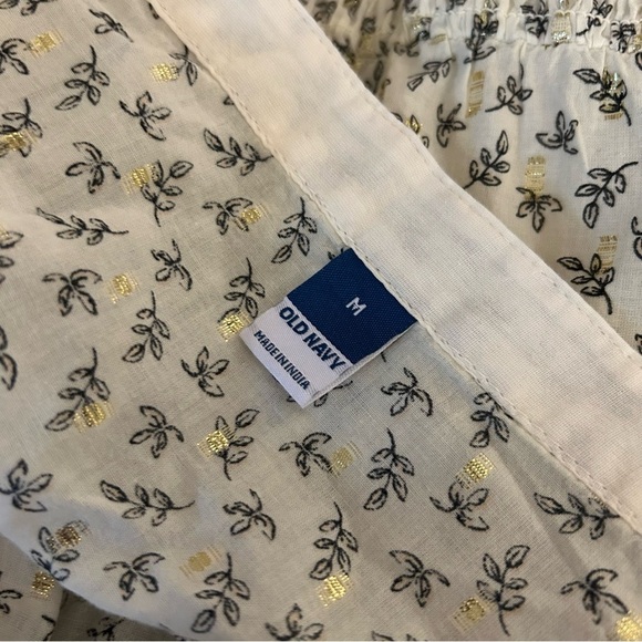 ❤️Old navy Floral Cream Women's Top M - Picture 5 of 10